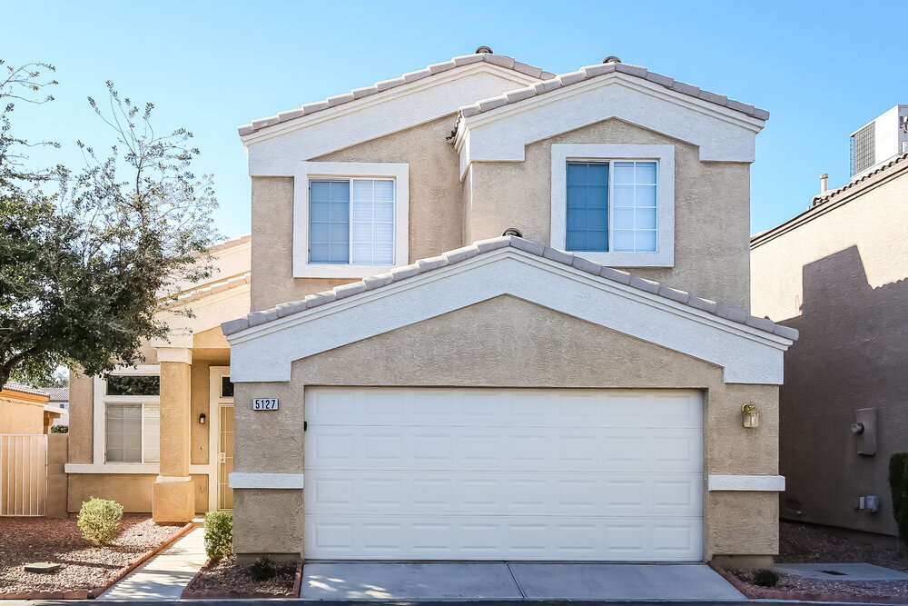 5127 Mineral Lake Dr in Las Vegas, NV - Foto de edificio