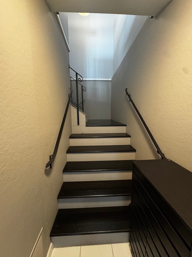 577 Price St in Daly City, CA - Building Photo - Building Photo