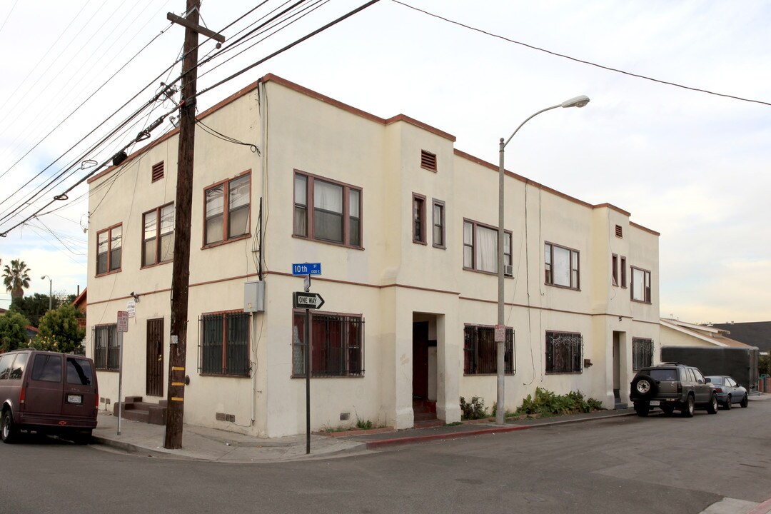 1321 E 10th St in Long Beach, CA - Building Photo