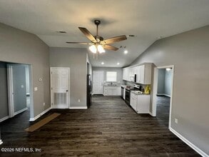 11169 Thomas Dr in Macclenny, FL - Building Photo - Building Photo