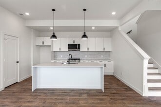 1864 Dry Cherry Ln in Dayton, TX - Foto de edificio - Building Photo