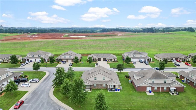 Blackberry Ridge Townhomes in Franklin, KY - Building Photo - Building Photo