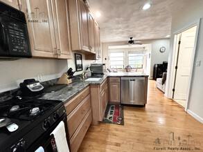 23 Foster St, Unit 3 in Boston, MA - Building Photo - Building Photo