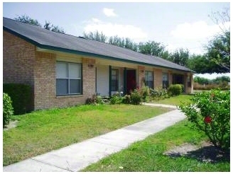 La Posada Apartments in Elsa, TX - Building Photo