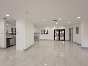 12711 SW 51st St in Miami, FL - Building Photo - Building Photo
