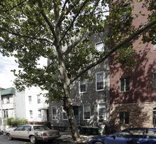 149 Frost St in Brooklyn, NY - Building Photo