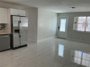 14821 SW 104th Ave in Miami, FL - Building Photo - Building Photo