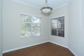 Torreyana Apartment Homes in Las Vegas, NV - Foto de edificio - Interior Photo