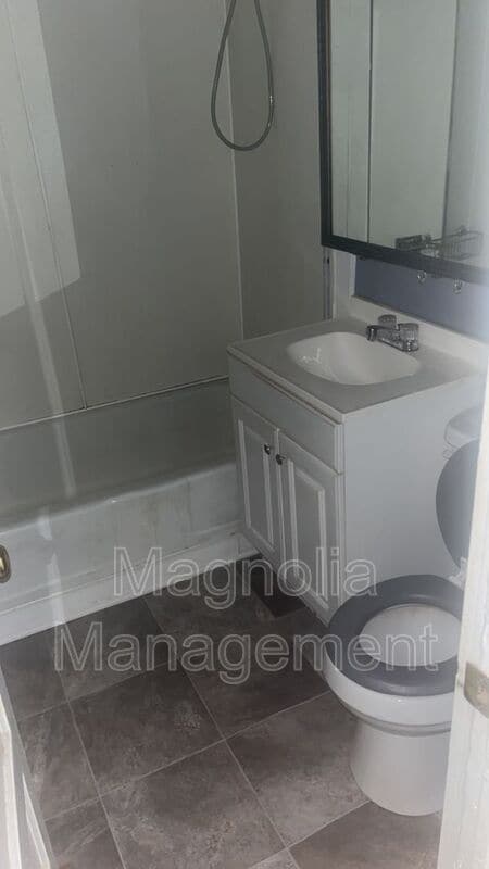 413 Rollins Ave in Henderson, NC - Building Photo - Building Photo