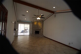 458 Woodrail Dr in Webster, TX - Building Photo - Building Photo