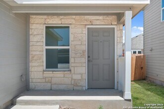 10231 Asta Trl in San Antonio, TX - Building Photo - Building Photo