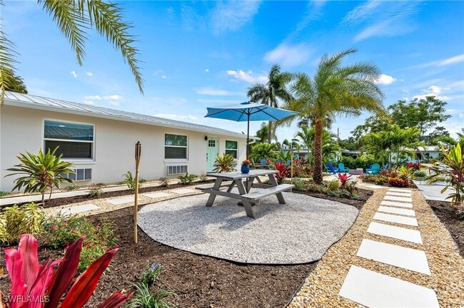 1100 Highlands Dr