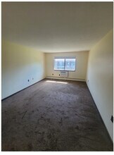 Enfield North Apartments in Enfield, CT - Foto de edificio - Building Photo