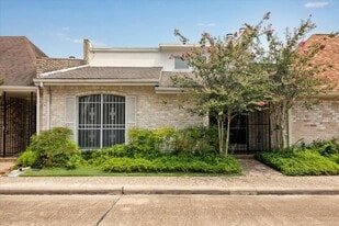 1808 S Gessner Rd in Houston, TX - Building Photo