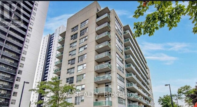 property at 2464-2464 Weston Rd