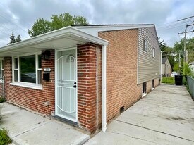 538 E 134th St in Chicago, IL - Building Photo