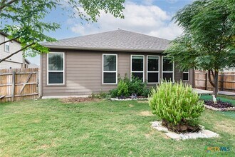 1343 Fall Cover St in New Braunfels, TX - Building Photo - Building Photo
