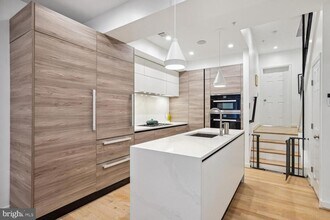 2242 Ontario Rd NW in Washington, DC - Building Photo - Building Photo