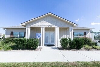 Patriots Place in Valdosta, GA - Foto de edificio - Building Photo