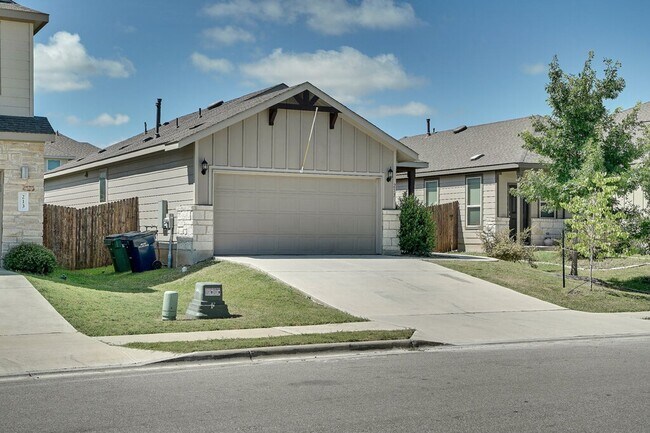 217 La Dera Dr in Liberty Hill, TX - Building Photo - Building Photo