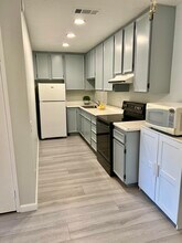 2820 N Arcadia Ct in Palm Springs, CA - Building Photo - Building Photo