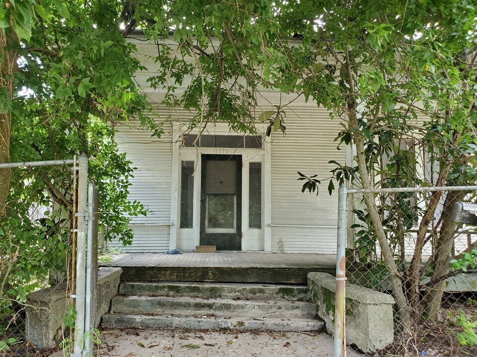 1779 Liberty Ave in Beaumont, TX - Building Photo