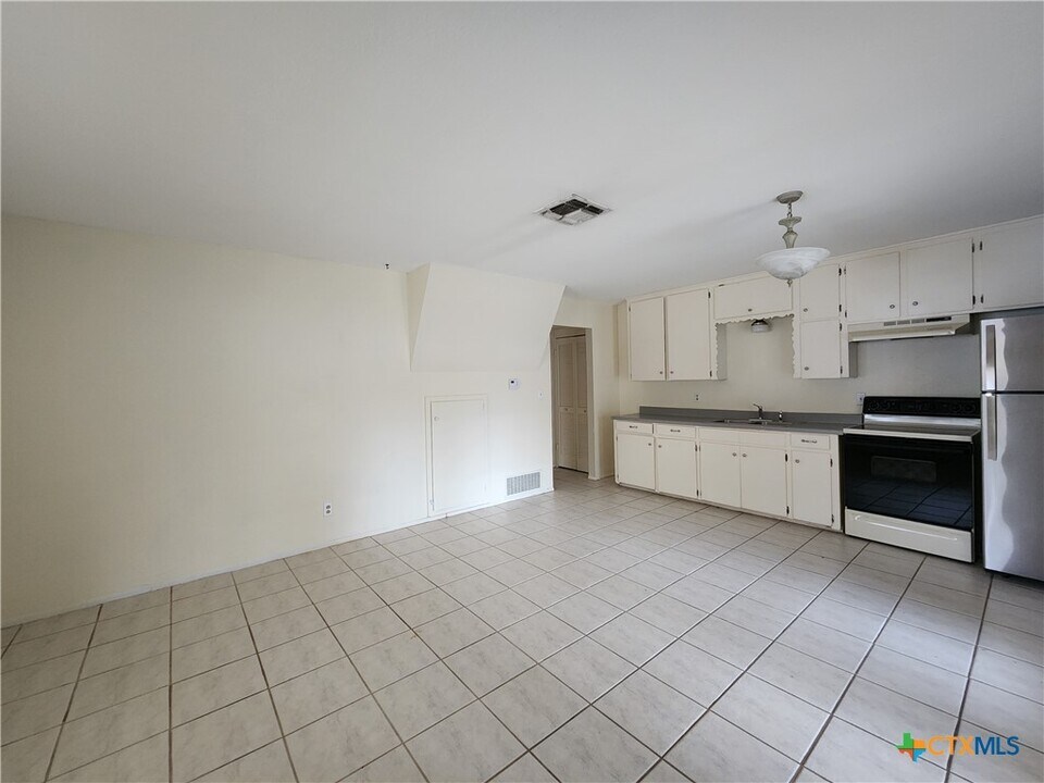 164 S Union Ave-Unit -102 in New Braunfels, TX - Building Photo