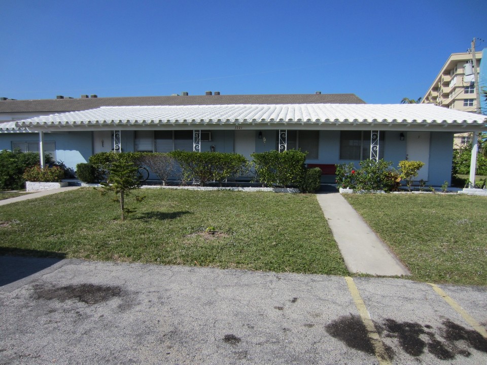 3221 NE 9th St in Pompano Beach, FL - Building Photo