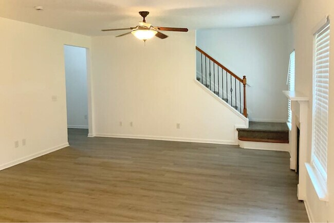 property at 112 Creekwood Tr