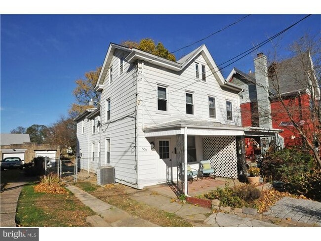 7728 Union Ave
