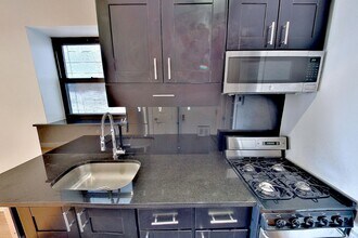 325 E 5th St in New York, NY - Building Photo - Building Photo