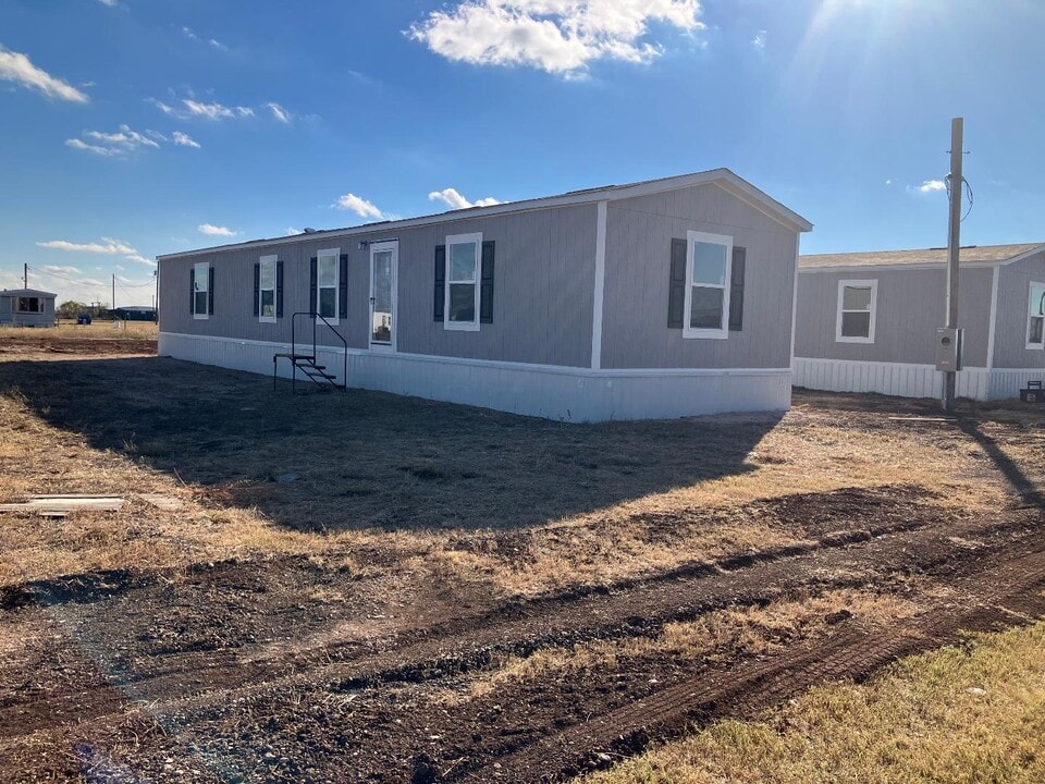 22700 City Lake Rd in Canyon, TX - Building Photo