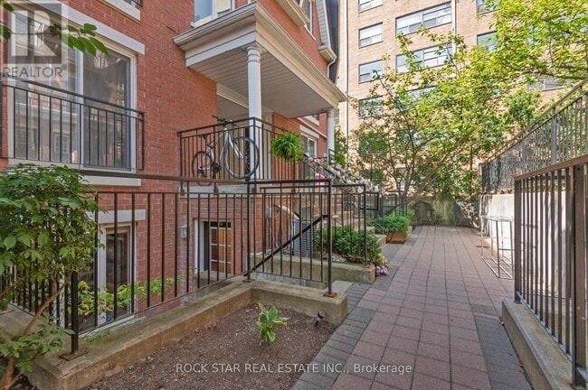 property at 26-1526 Laidlaw St
