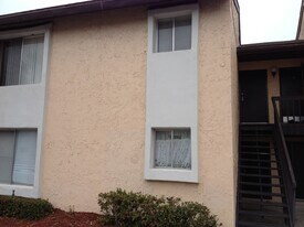 2705 Hidden Lake Blvd in Sarasota, FL - Building Photo