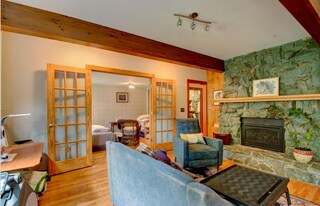 16475 Fairway Dr, Unit Basement Apt 1 bedroom in Burlington, WA - Building Photo