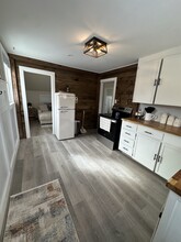 562 S Main St, Unit Brewer Apartment in Brewer, ME - Building Photo - Building Photo