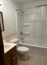 105 N 5th St, Unit 101 in Fairfield, IA - Building Photo - Building Photo