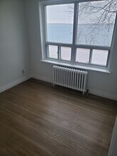 108 Kempenfelt Dr in Barrie, ON - Building Photo - Building Photo