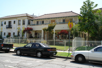 851-857 S New Hampshire Ave in Los Angeles, CA - Building Photo - Building Photo