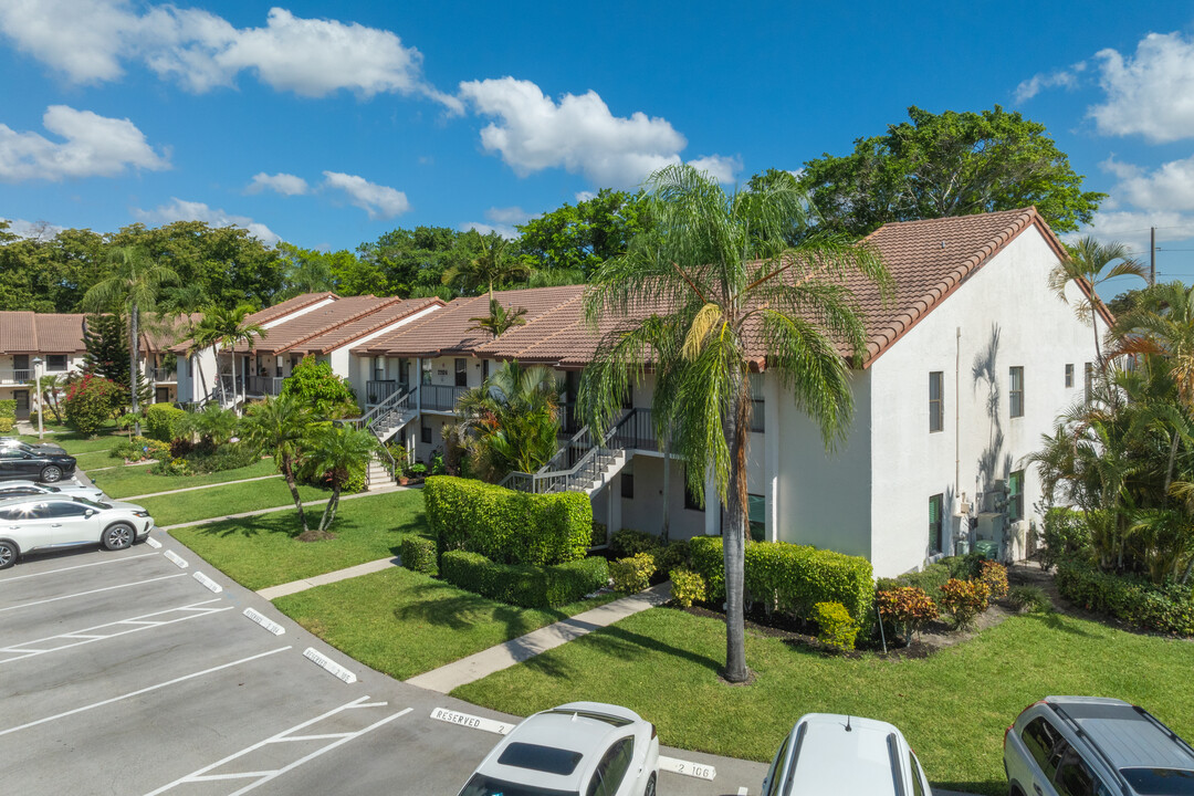 Boca Palms Condominiums in Boca Raton, FL - Building Photo