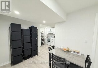 1246 Harlstone Crescent in Oshawa, ON - Building Photo - Building Photo