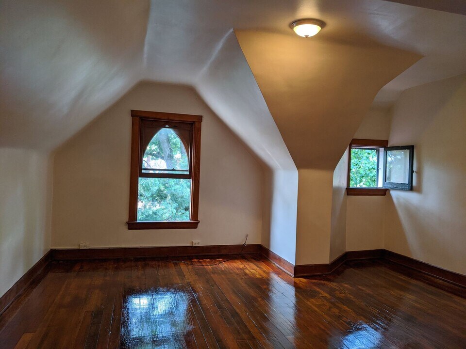 20 Wallace Ave-Unit -Apt #3 in Covington, KY - Building Photo