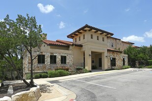 The Overlook at Quarry Hill in Austin, TX - Building Photo