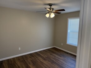 105 Robins Way, Unit A in Russellville, KY - Foto de edificio - Building Photo