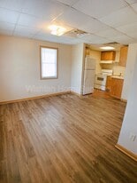 308 W Adams Rd in Macomb, IL - Building Photo