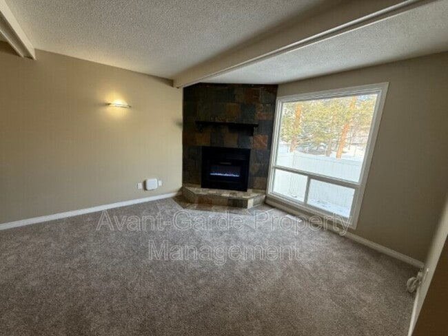 14583-14121 121 St NW in Edmonton, AB - Building Photo - Building Photo