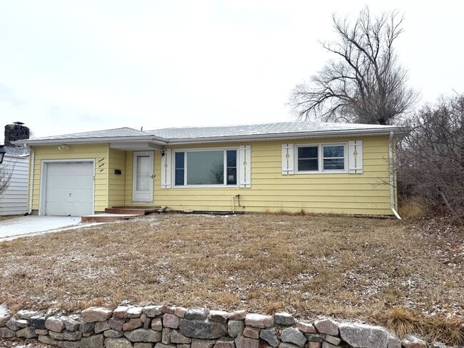 property at 1621 S Conwell St