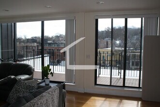 1614 Beacon St, Unit 3 in Brookline, MA - Building Photo - Building Photo