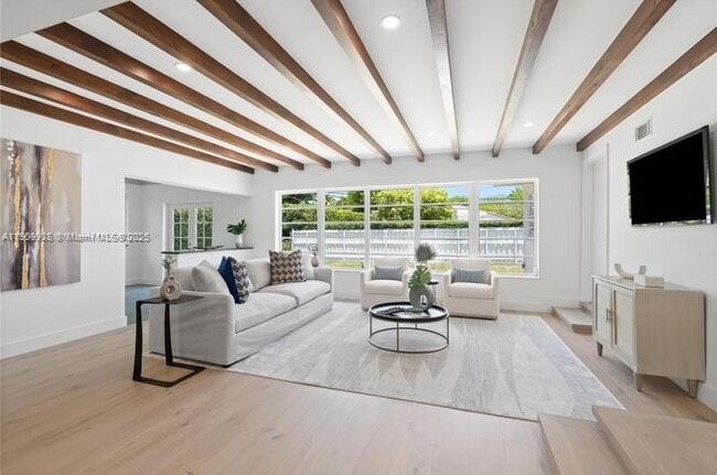 1033 W 47th St in Miami Beach, FL - Building Photo - Building Photo