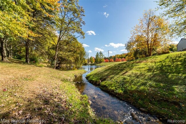 862 Yorktown Ct in Northville, MI - Building Photo - Building Photo